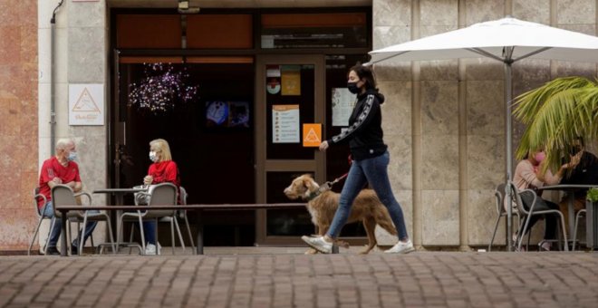 Los asintomáticos, casos leves y contactos con positivos de covid no tendrán que guardar cuarentena a partir del lunes