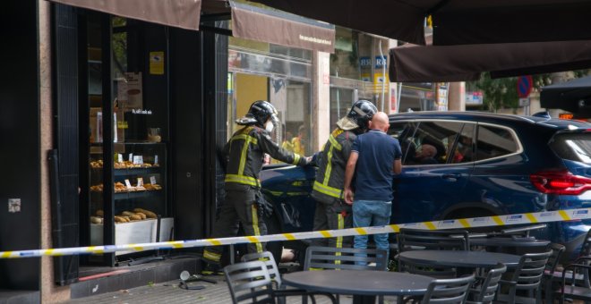 Cuatro personas heridas por un atropello múltiple en una terraza de Sabadell
