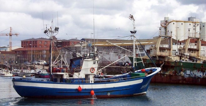 Los pescadores seguirán amarrados: "No se ha subastado ni un kilo de bocarte"