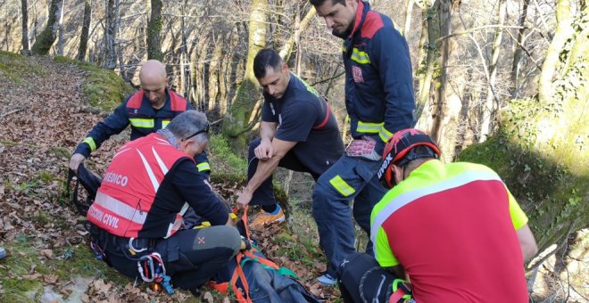 Rescatado un vecino de Vega de Pas tras pasar la noche herido en un monte de Pandillo