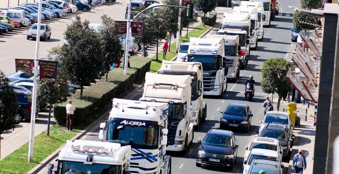 Autobuses, taxis y ambulancias desconvocan la manifestación del domingo tras el acuerdo con el Gobierno