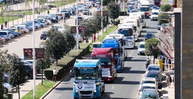 Transportistas de Cantabria continúan con el cese indefinido de la actividad