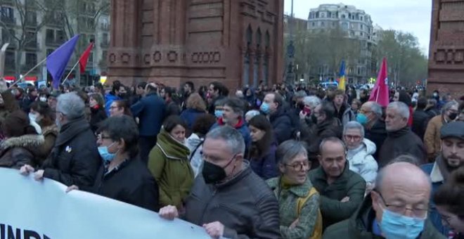 Unas 500 personas salen a la calle en Barcelona contra el 25 por ciento de la educación en castellano