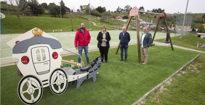 Renovados los parques de la Plaza de la Constitución y del barrio El Churi