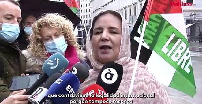 Manifestantes saharauis protestan frente al Congreso: "Hay malestar, rabia e incomprensión"