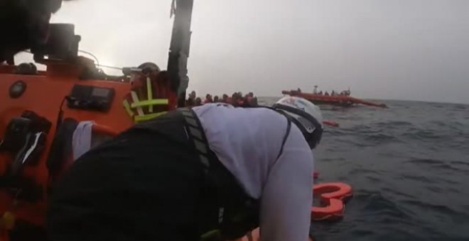 Médicos sin fronteras rescatan a 113 migrantes naufragados cerca de las costas de Italia