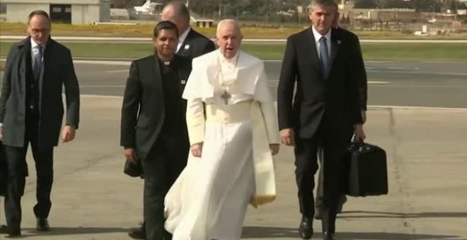 El papa Francisco aterriza en Malta y no descarta viajar a Kiev