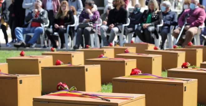 "Nunca encontrarán la fosa": el entierro digno a víctimas del franquismo que rompe el maleficio falangista
