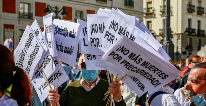 Una manifestación reclama en Madrid "que se investigue" la muerte de ancianos en residencias en la primera ola del covid