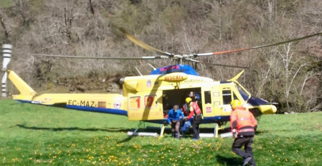 Evacuados tres senderistas enriscados entre Castro Valnera y Lunada