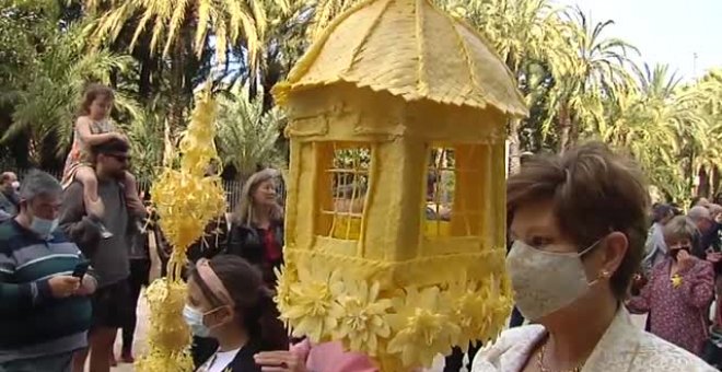 Elche recupera su Domingo de Ramos tras dos años de pandemia