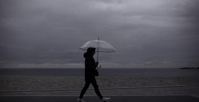 Un frente frío dejará lluvias y una bajada de los termómetros en la península