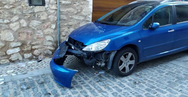 "Ríos de meadas", coches destrozados y toneladas de basura: los vecinos denuncian los daños del macrobotellón en Cuenca