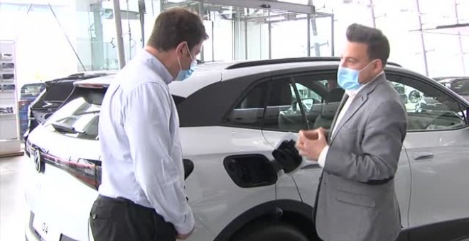 Por primera vez el coche eléctrico adelanta en ventas a los diésel en Navarra