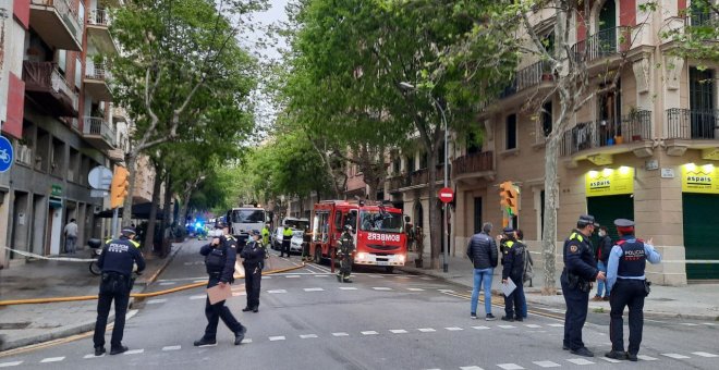 Cuatro heridos y ocho fincas afectadas por un incendio en Barcelona