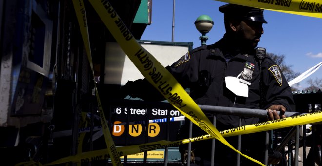 La Policía detiene al sospechoso del tiroteo en el metro de Nueva York