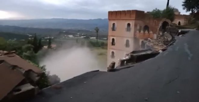 Las lluvias provocan el derrumbe del Mirador de Cabrera en Almería