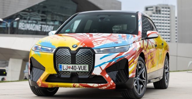 El BMW iX sirve como lienzo en blanco para crear el último 'Art Car' de BMW