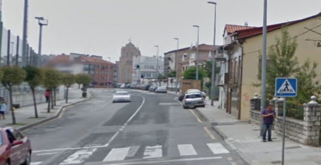 Herido el conductor de un ciclomotor tras chocar con un taxi en Santander