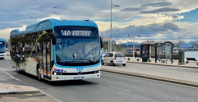 Los dos primeros autobuses 100% eléctricos del TUS ya están operativos