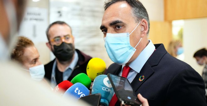 Los hospitales se preparan para la subida de casos de la nueva "onda" en Cantabria