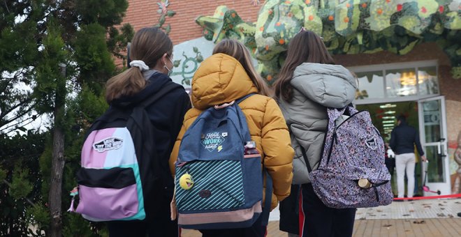 Adiós a la mascarilla en los centros, que ya no tendrá que llevarse "en ningún caso"