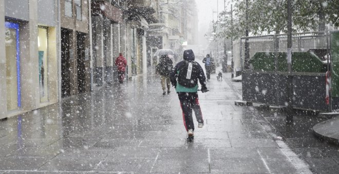 La nieve provoca cortes en varias carreteras de Madrid y Castilla y León y deja a Mañueco sin acudir al Comité del PP