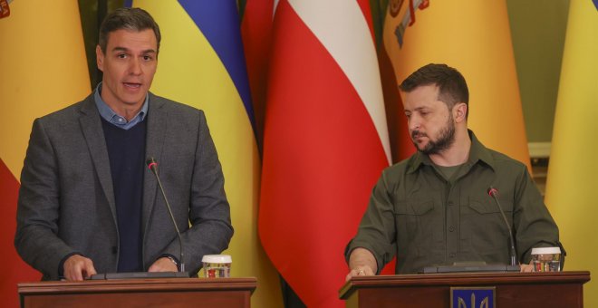 Sánchez anuncia desde Kiev el envío de 200 toneladas más de armamento militar
