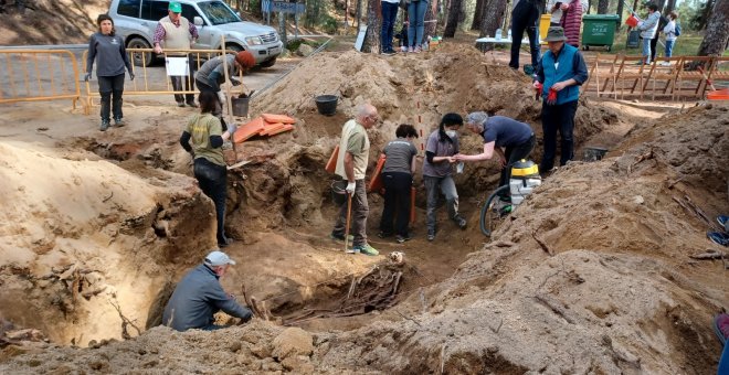 Una mujer masacrada y otras dos víctimas halladas en una exhumación marcada por la amenaza de Vox a la memoria histórica