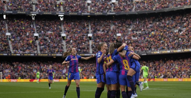 El Barça-Wolfsburgo bate el récord mundial de asistencia en un partido de fútbol femenino