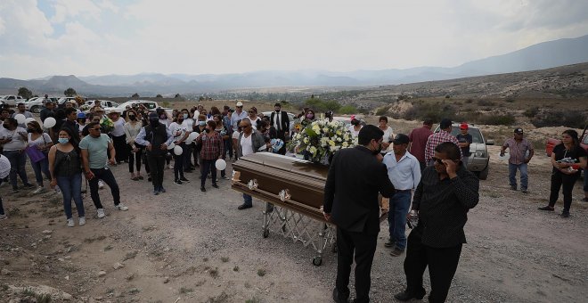 La sociedad mexicana exige justicia en el entierro de Debanhi Escobar por su presunto asesinato machista que ha conmocionado al país
