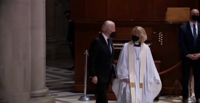 Biden, Obama, Clinton y Bush rinden homenaje a Colin Powell durante su funeral