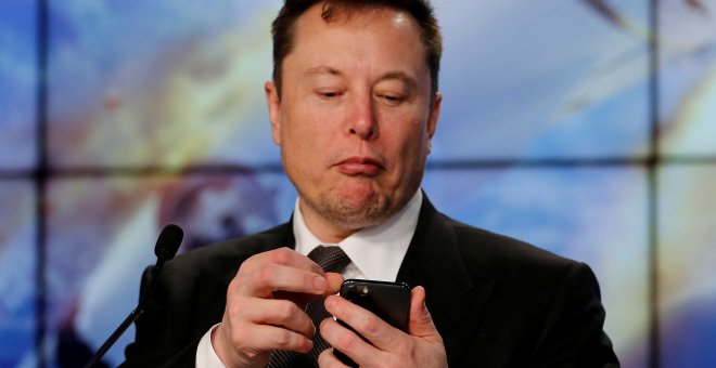 Musk vendió unos 4.000 millones en acciones de Tesla tras el 'sí' de Twitter