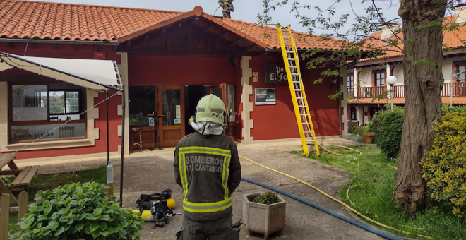 Extinguido un incendio en un local hostelero de Pechón