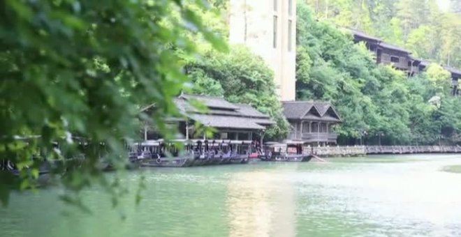 La primavera tiñe de color el turismo en China