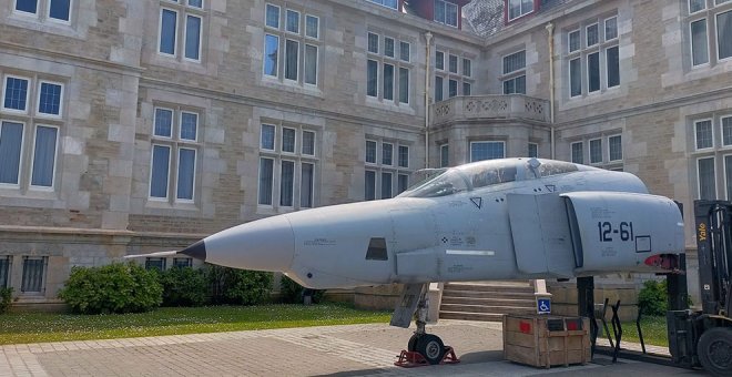 Aviones reales del Ejército del Aire aterrizan en el recinto de La Magdalena