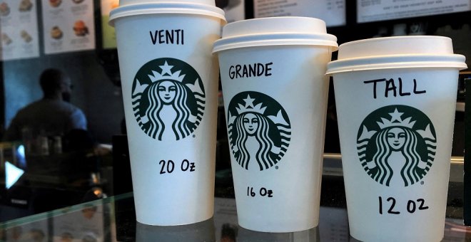 Starbucks niega la subida de sueldos a los empleados sindicalizados en EEUU