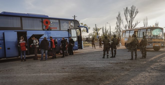 Ucrania confirma que las mujeres, niños y ancianos han sido evacuados de la acería de Mariúpol