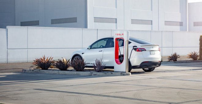 Tesla libera más Supercargadores noruegos para coches eléctricos ajenos