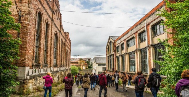 Las izquierdas afean el VeSu de pago y Costillas lo ve como "la única forma de hacerlo crecer"