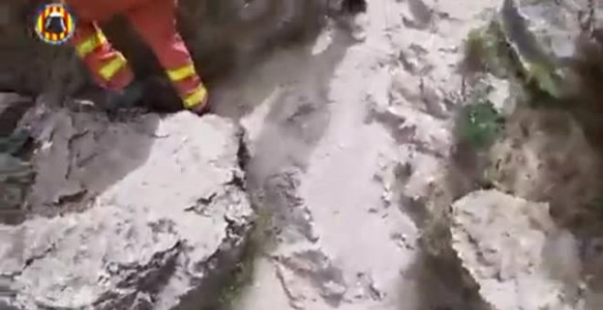 Bomberos y Guardia Civil de Valencia se emplean a fondo para sacar de apuros a algunos aficionados a la naturaleza