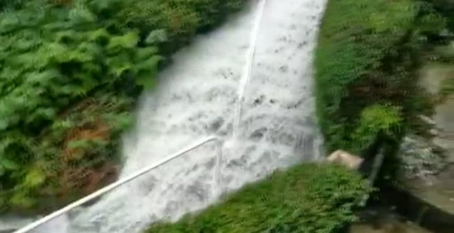 Una potente galerna desploma los termómetros en San Sebastián y deja más de 30 litros de agua en media hora