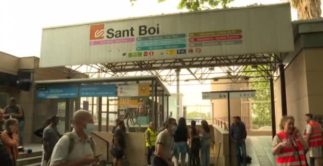 Muere una persona en el choque de dos trenes en la estación de ferrocarril de Sant Boi