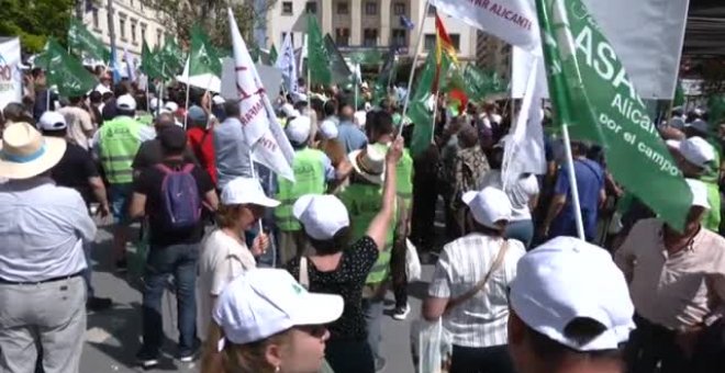 Protestas en Alicante contra la decisión del Gobierno de reducir el trasvase Tajo-Segura