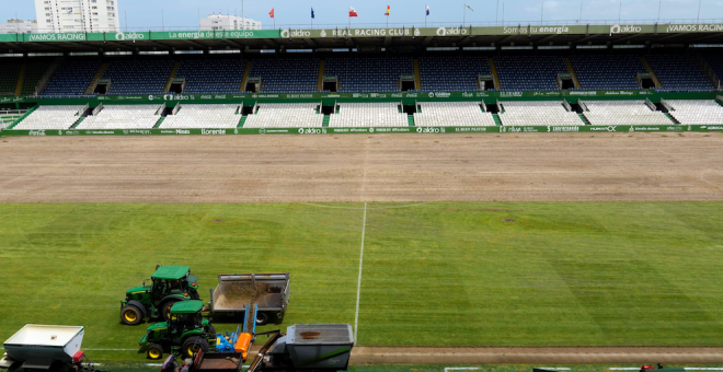 Comienzan los trabajos de mejora del césped de los Campos de Sport