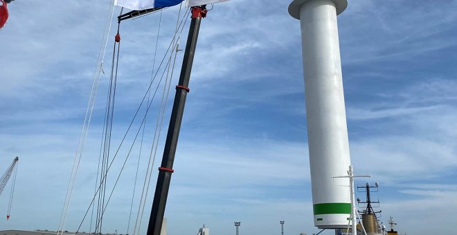 Este ferry híbrido utiliza el viento para reducir sus emisiones gracias a la tecnología el Rotor Sail