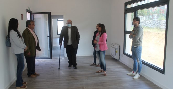 Oria supervisa los proyectos que la Consejería impulsa en la Villa de Noja