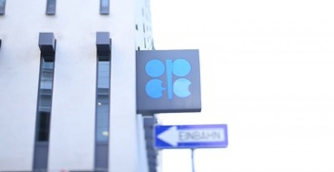 La OPEP y Rusia aumentan la producción petrolera un 50% más de lo esperado