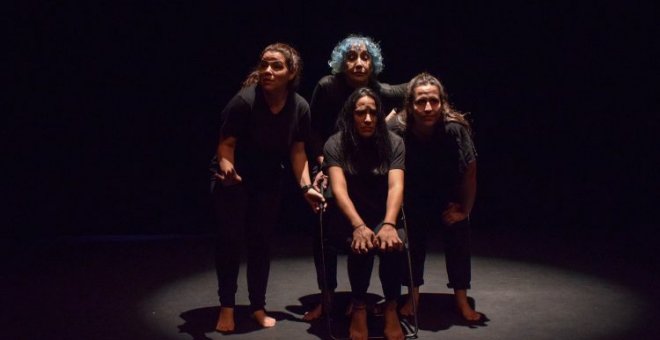 Con M de... - 'Las latinas son...', una obra teatral que "nace de la necesidad de contar nosotras mismas lo que nos ocurre"