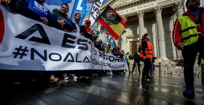 Así son los sindicatos policiales ultras que orbitan alrededor de Vox y que se oponen a la reforma de la 'ley mordaza'